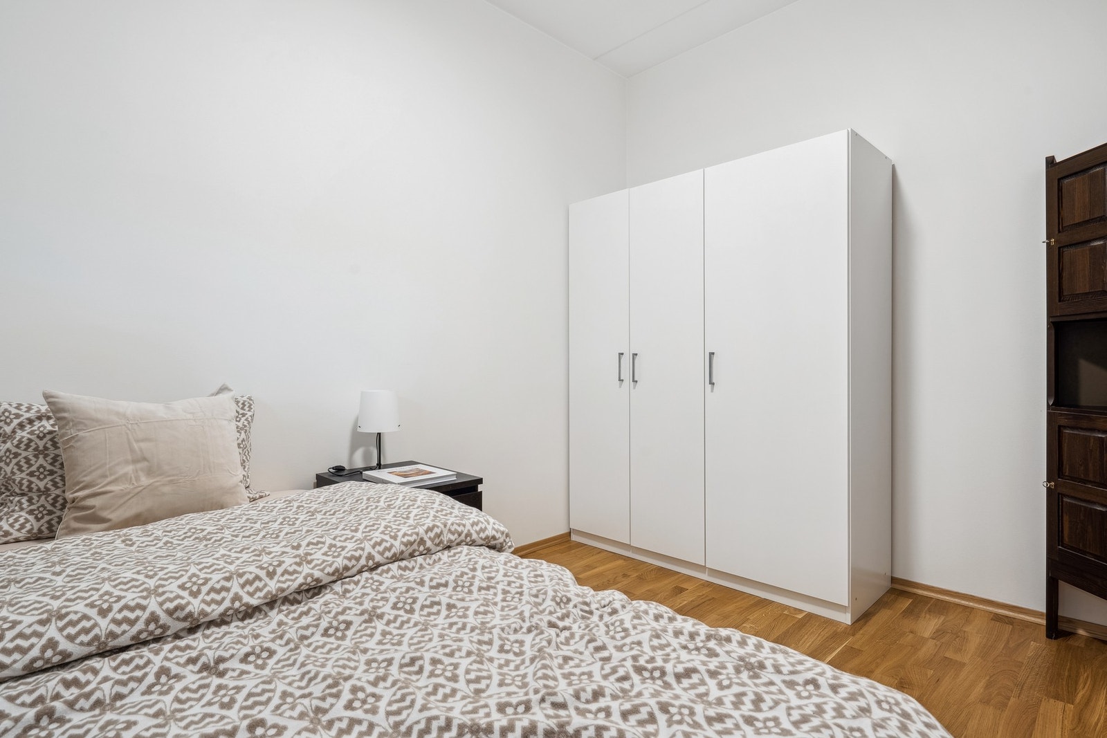 God planløsning med adskilte soverom på hhv. 9 og 12 m². Galleribilde