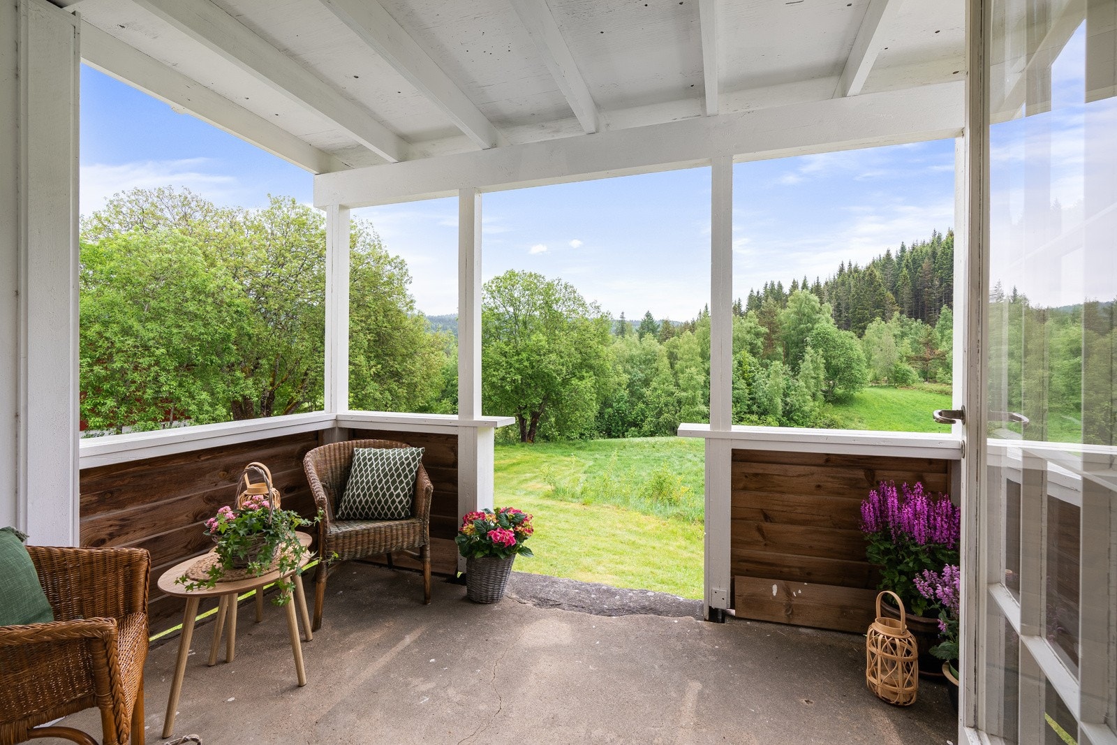 Veranda ut fra forstue Galleribilde