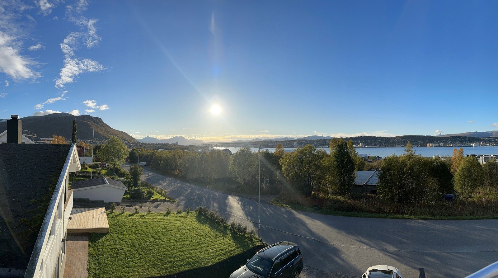 Meget gode sol- og utsiktsforhold. Selgers private bilde fra veranda.