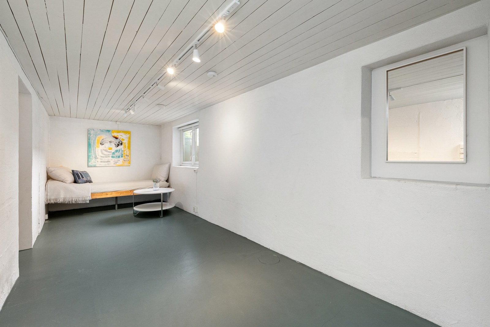 Eier har benyttet rommet til forskjellige formål. Som gjesteavdeling eller tv-stue (ikke godkjent for varig opphold) Galleribilde