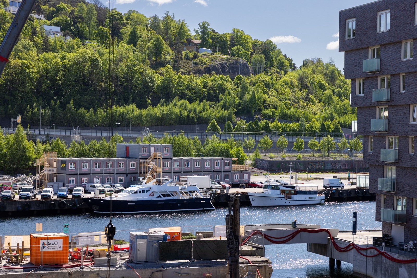 Her bor du tett på fjorden. Galleribilde