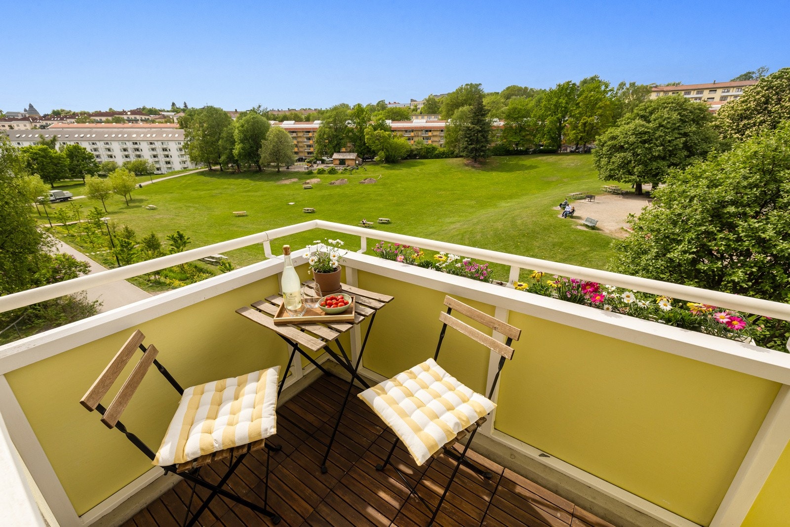 Dette er en kjempefin 2-roms hjørneleilighet med nydelige Iladalen som nærmeste nabo. Galleribilde