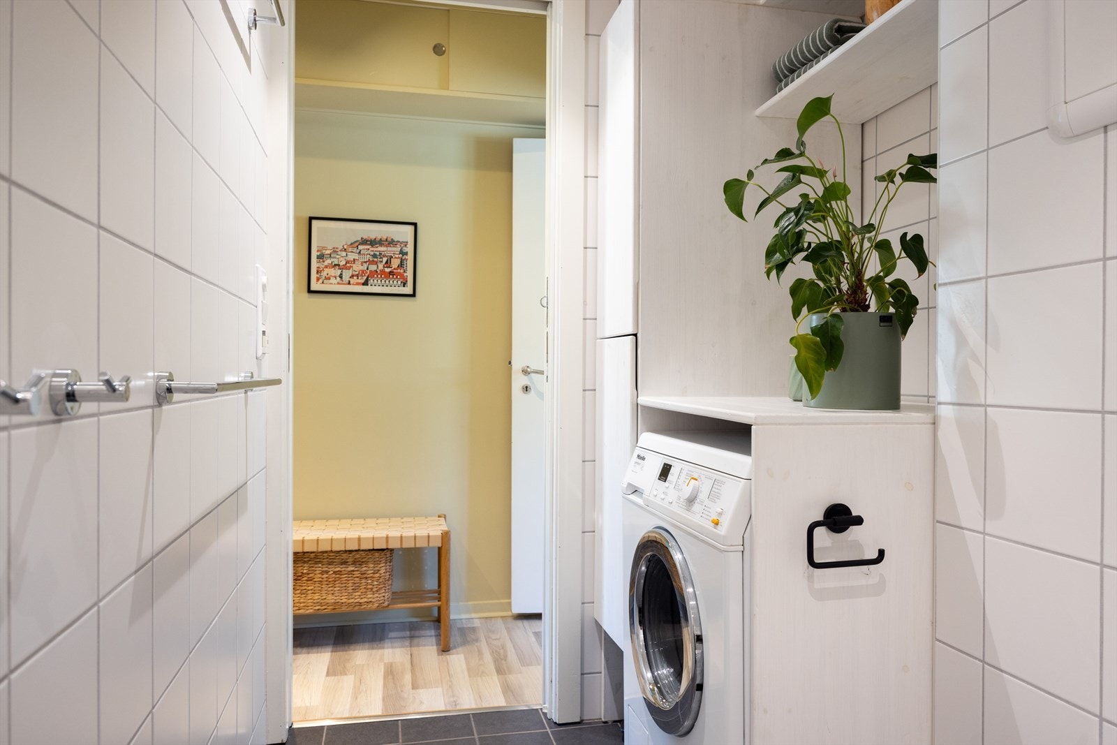 Videre er det opplegg for vaskemaskin. Galleribilde