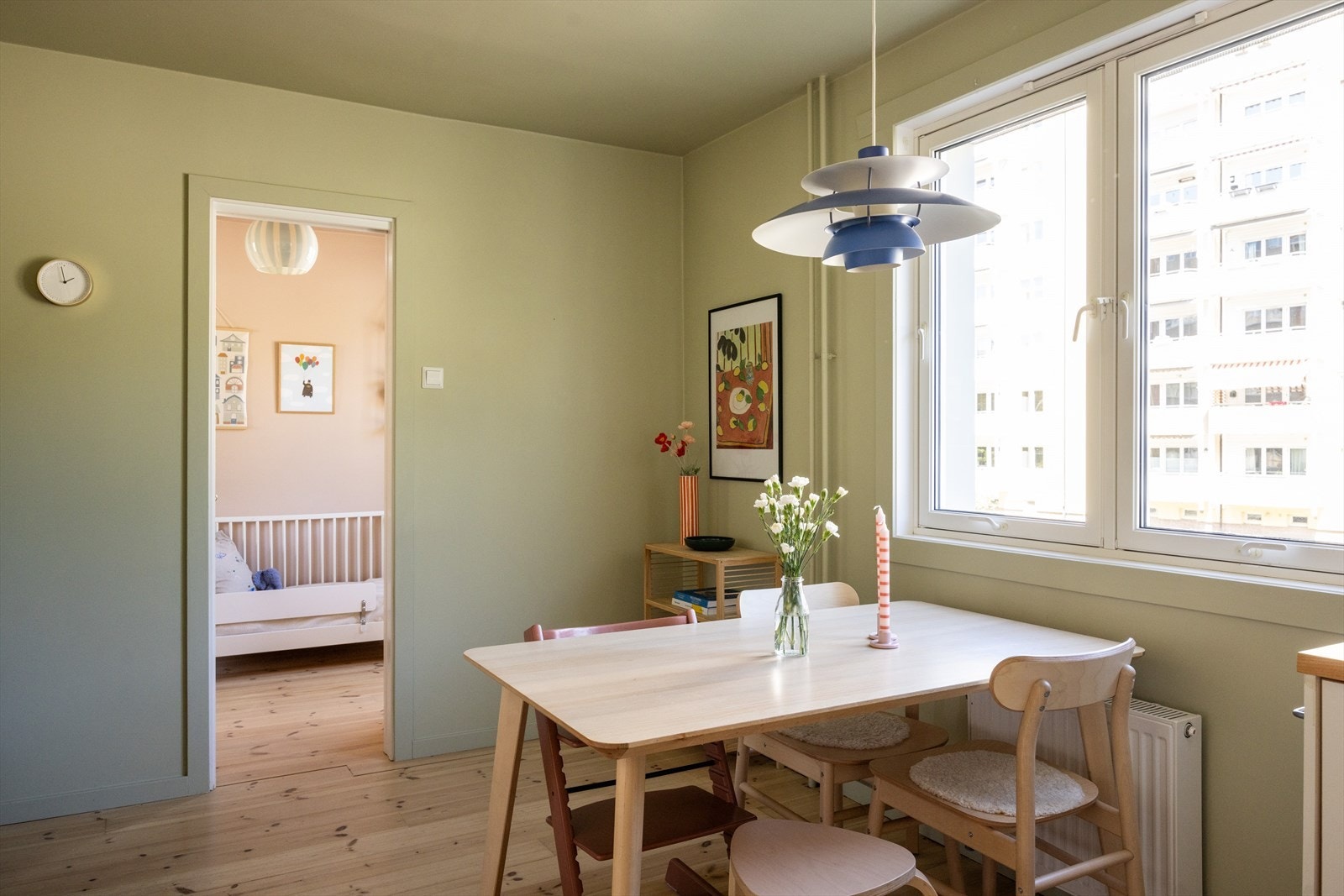 God plass til å ha en hyggelig sittegruppe hvor man kan nyte morgenkaffen. Galleribilde