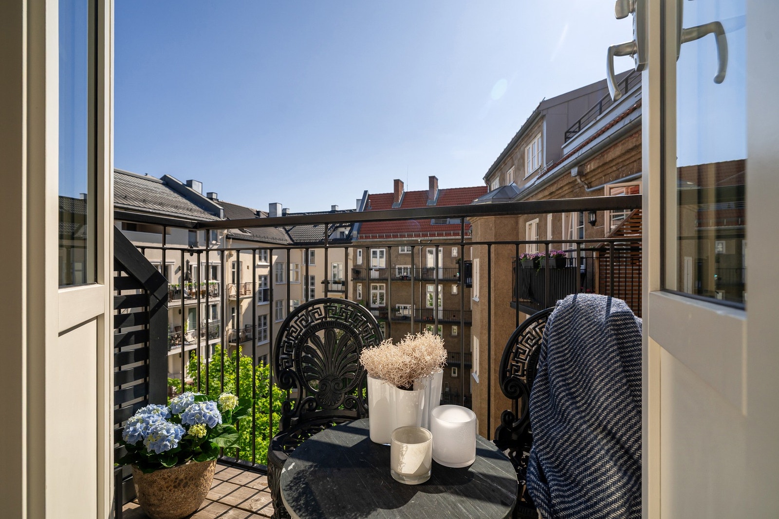 Vakker 3-roms med gjennomgående planløsning og balkong. Galleribilde