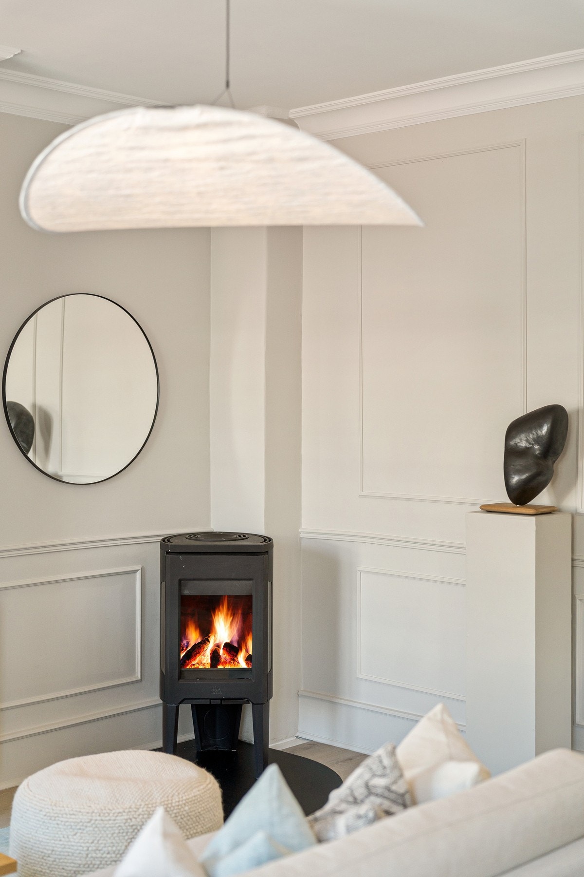 Peisovn i stue som gir godt med varme på kalde dager. Galleribilde