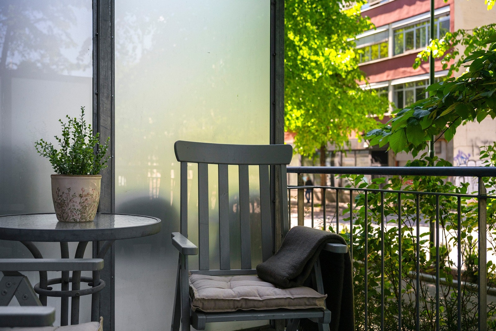 Balkongen er vestvendt, som gir gode solforhold. Galleribilde