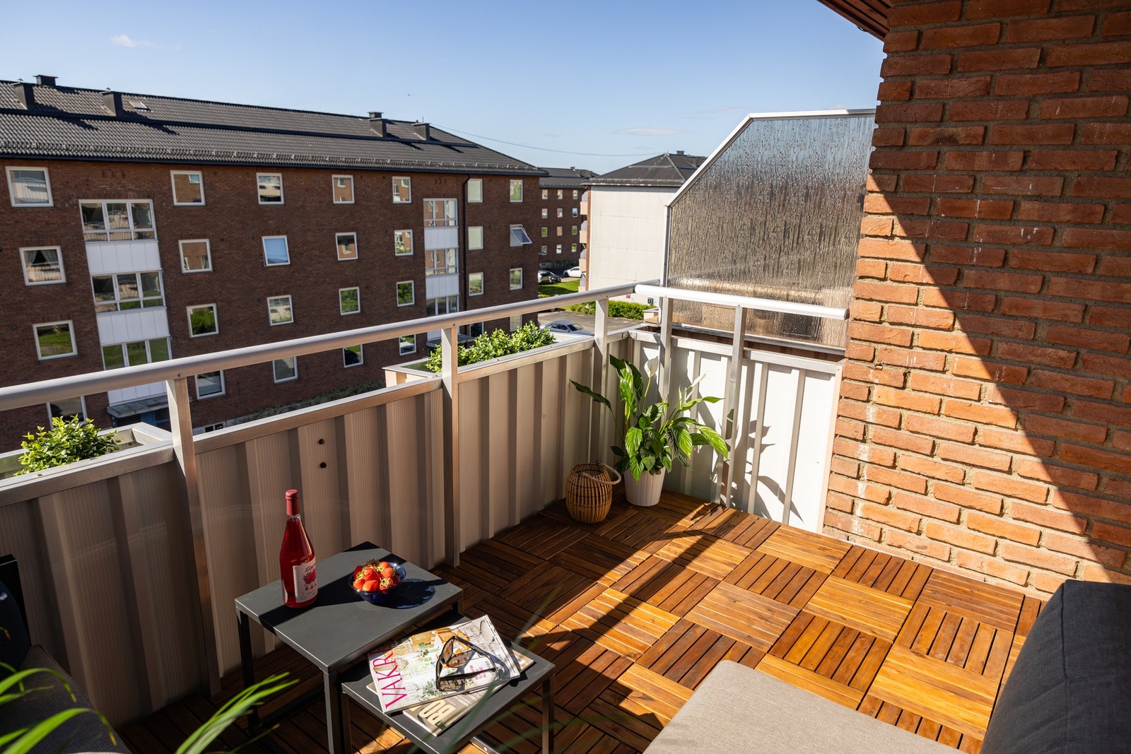 På gulvet er det lagt flotte trefliser. Galleribilde