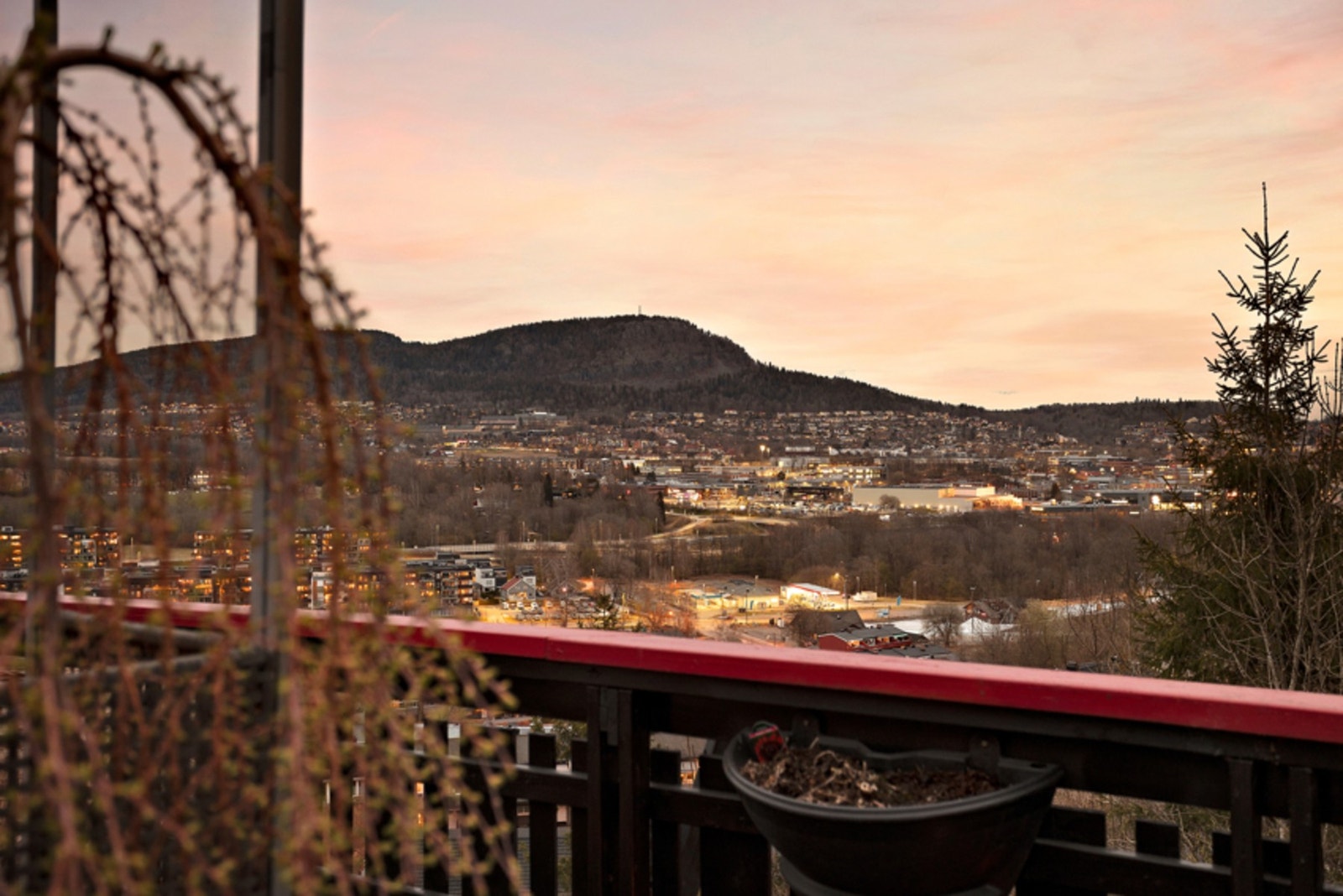 Fra boligen er det fantastisk utsikt! Galleribilde