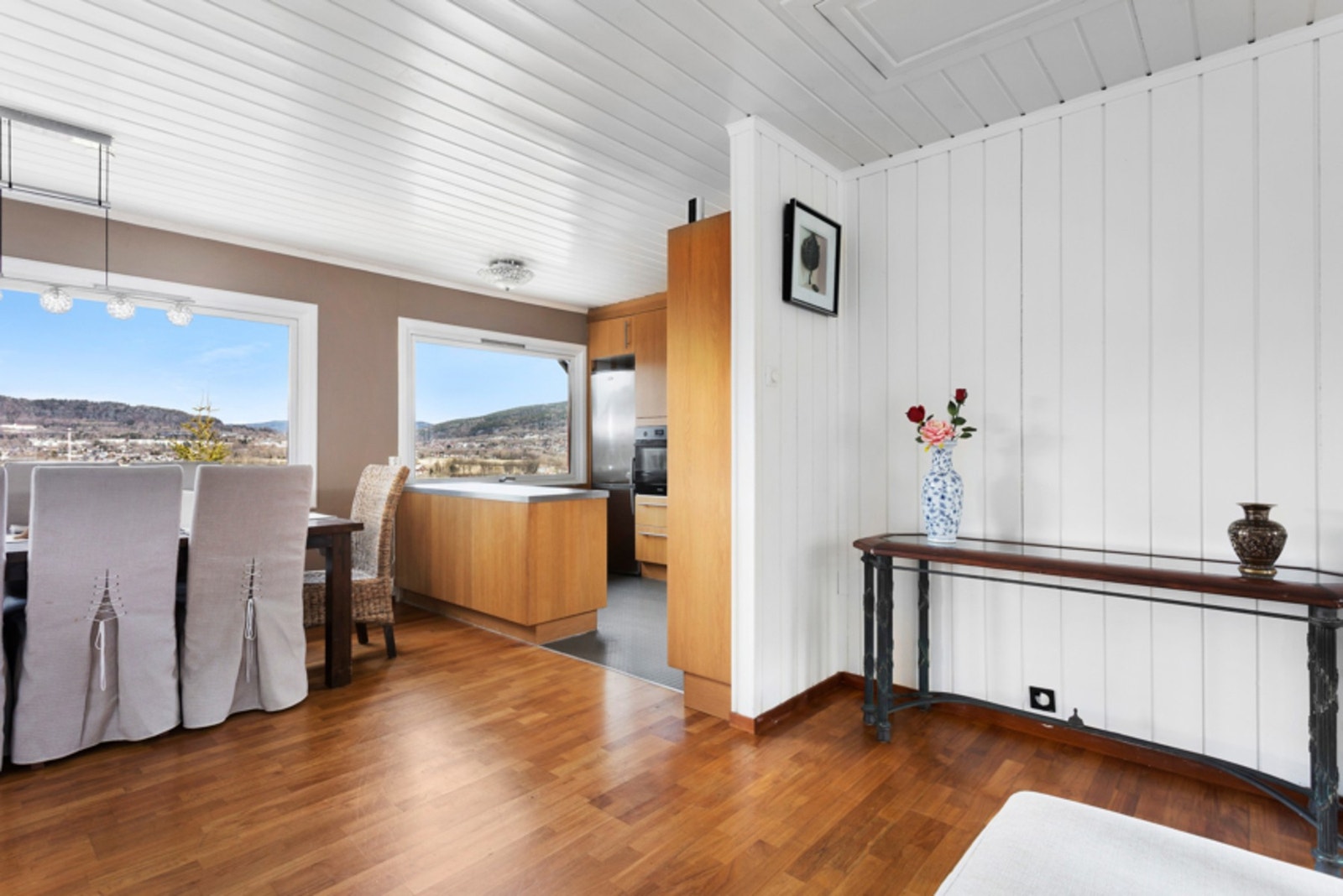 Åpen kjøkken-stue løsning Galleribilde