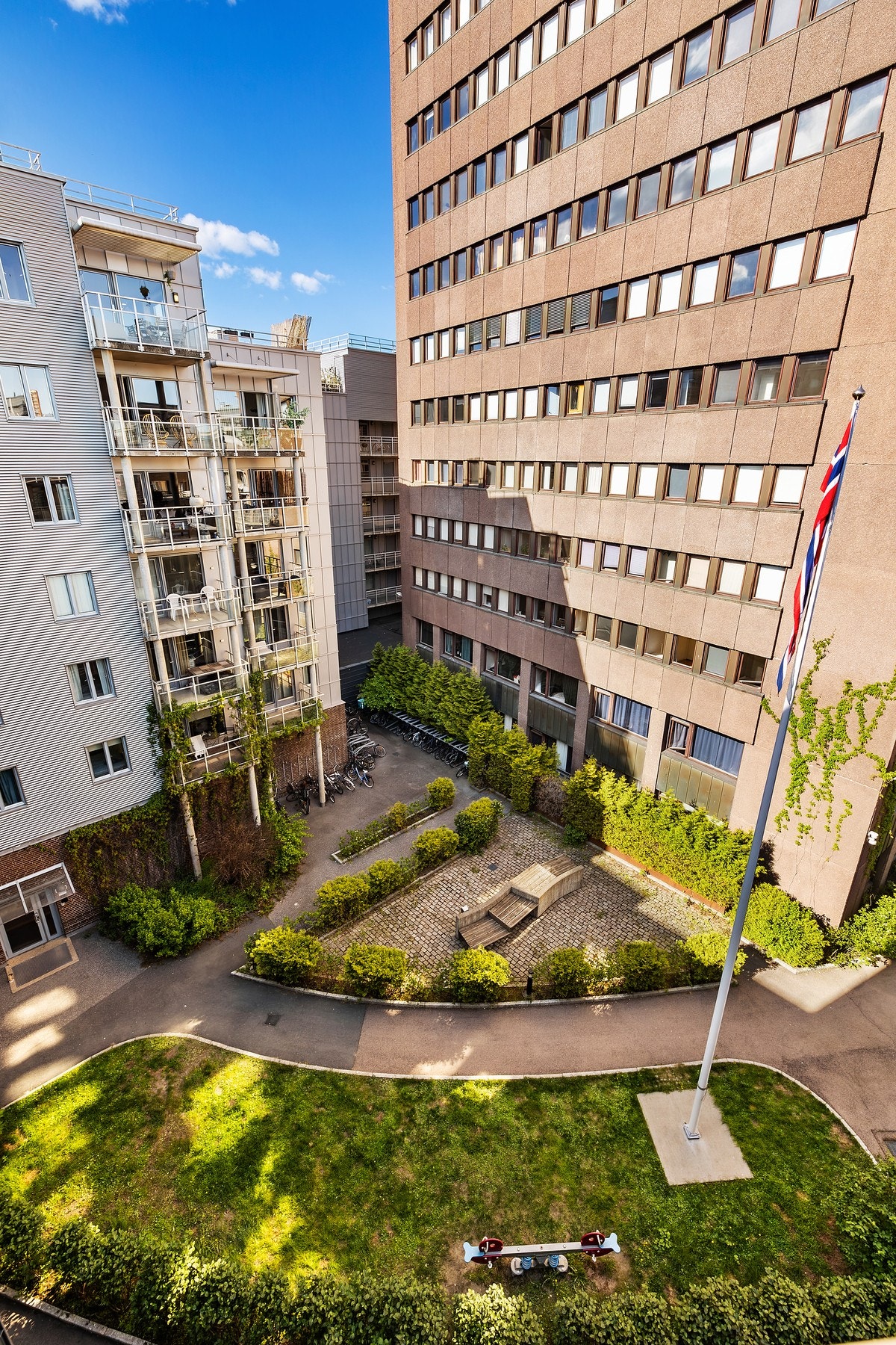 Byggets hyggelige bakgård gir deg et fredelig pusterom midt i byen. Galleribilde