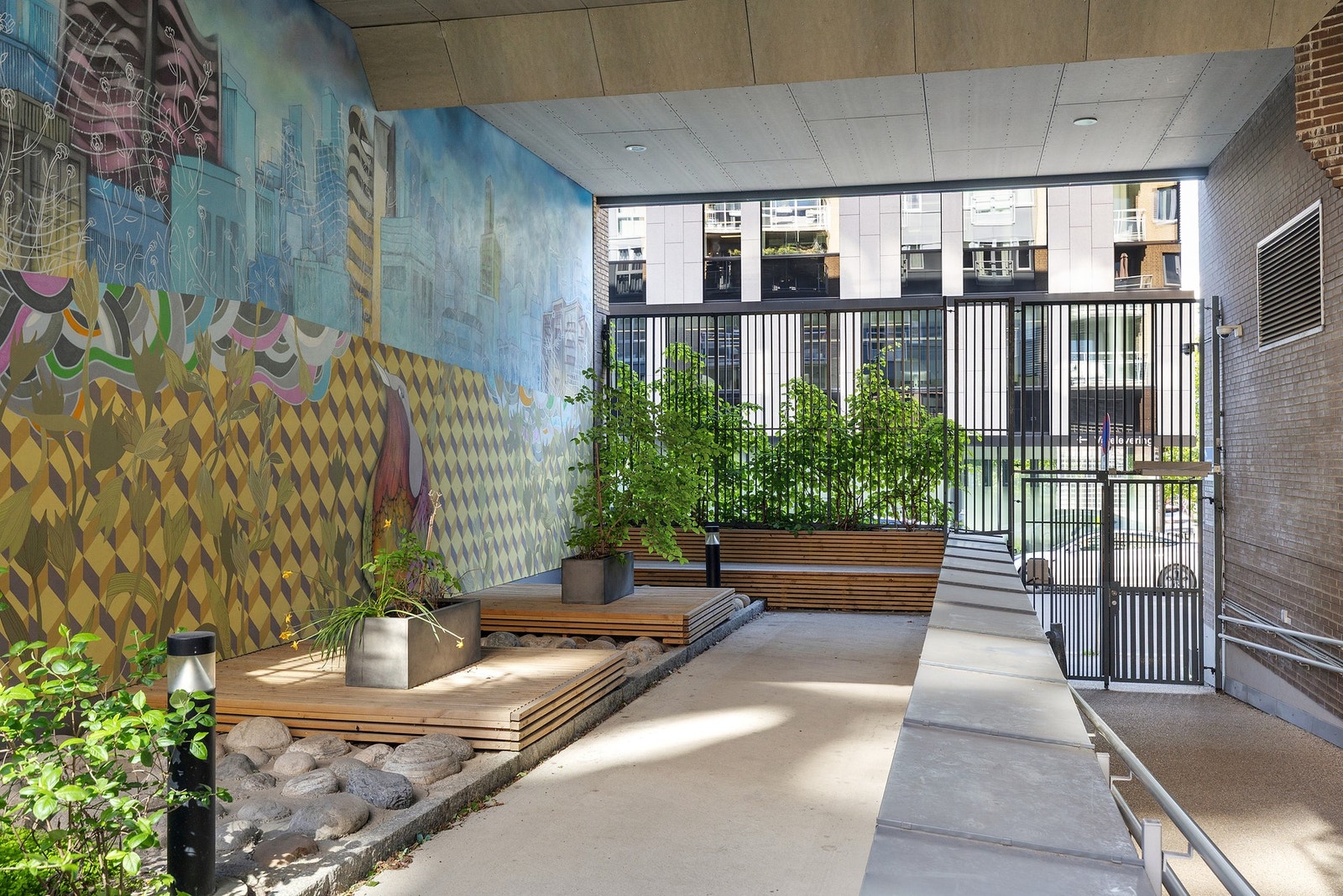 Trygt og skjermet med adkomst gjennom privat port. Galleribilde