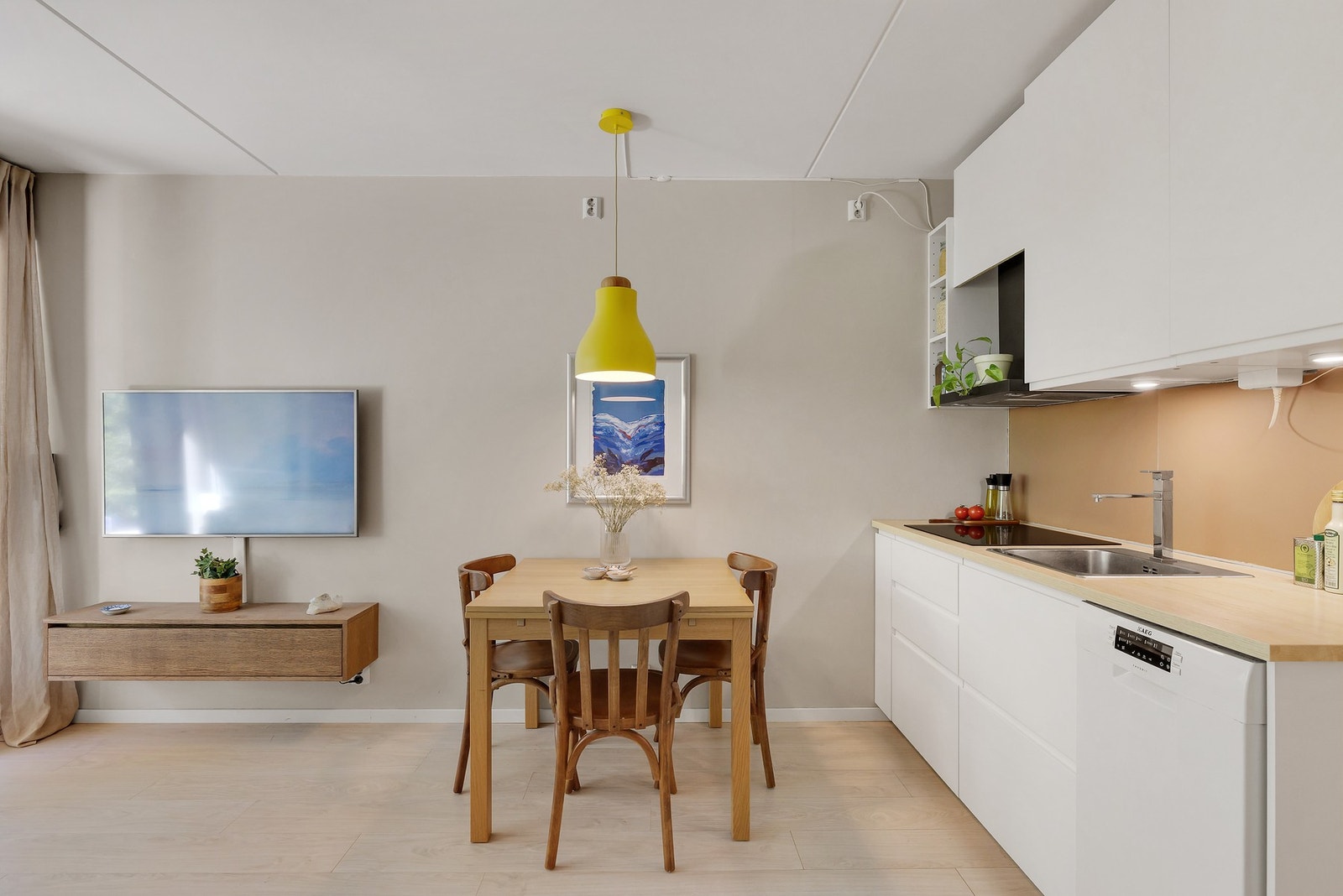 Her er det god plass til spisebord. Galleribilde