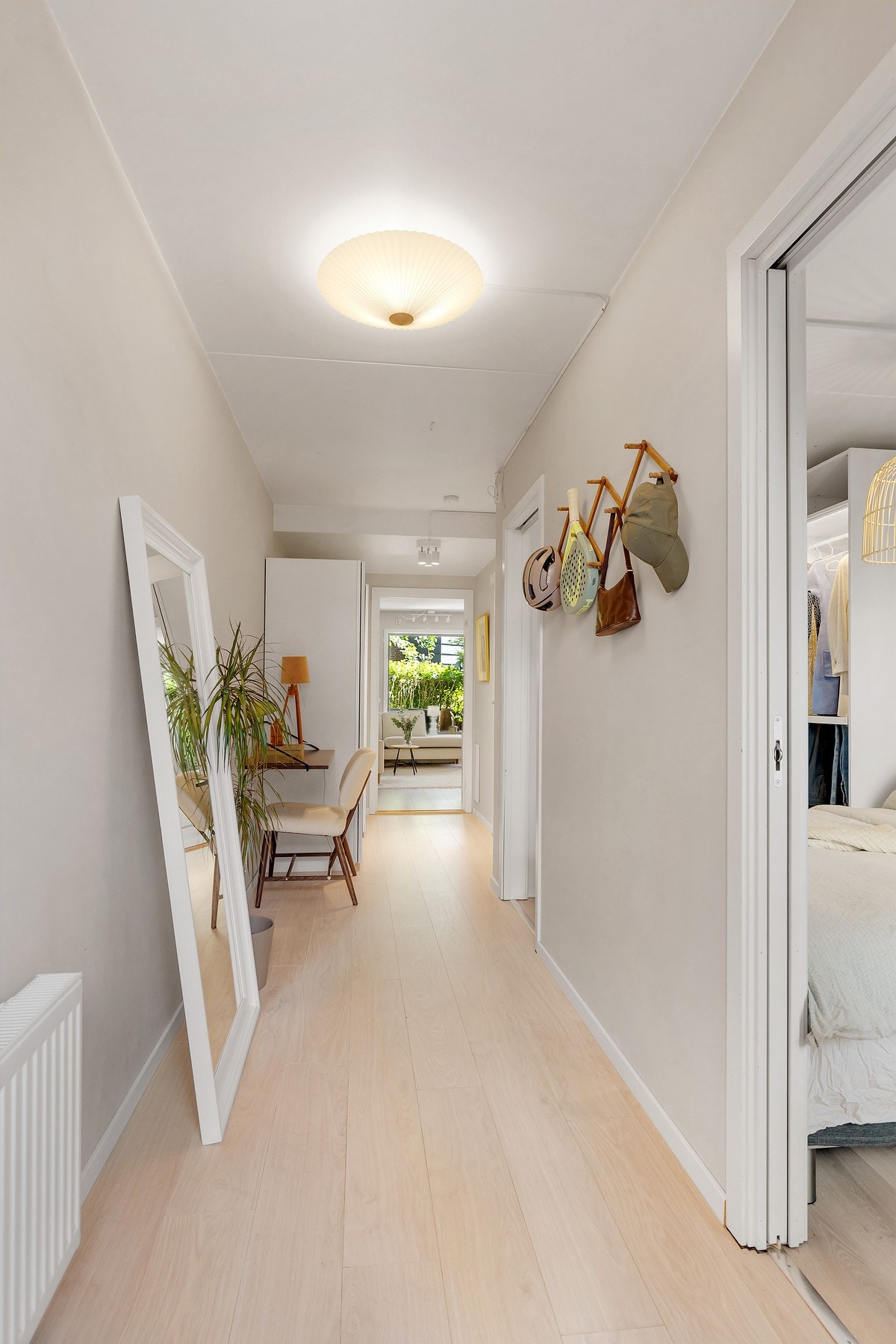 Romslig entré med god plass og flere muligheter Galleribilde