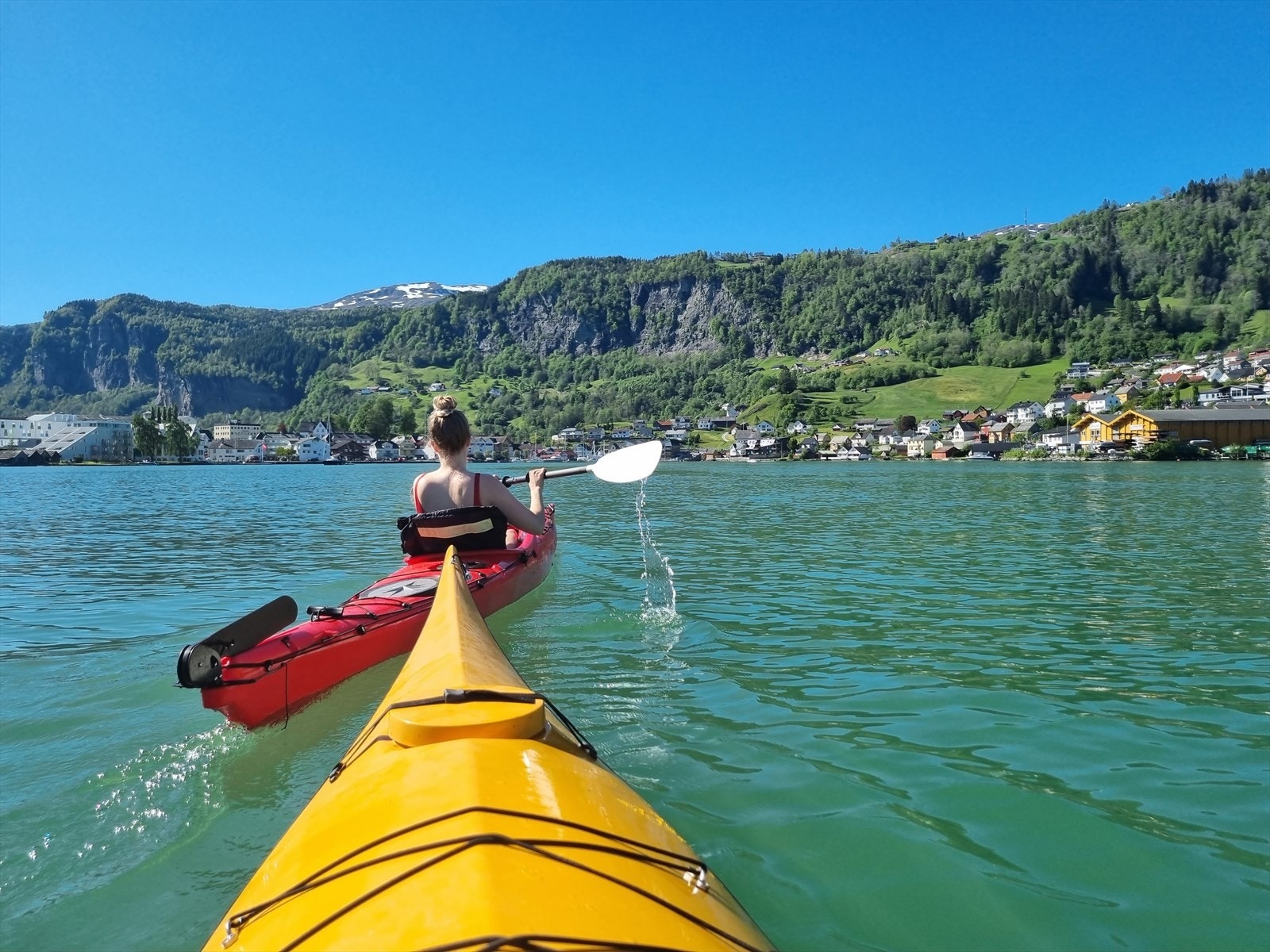 Her kan vi friste med Trebåtfestival, Torgdag, musikkopplevelser med Hardingtonar og Bygdalarm og mye mye mer. Galleribilde