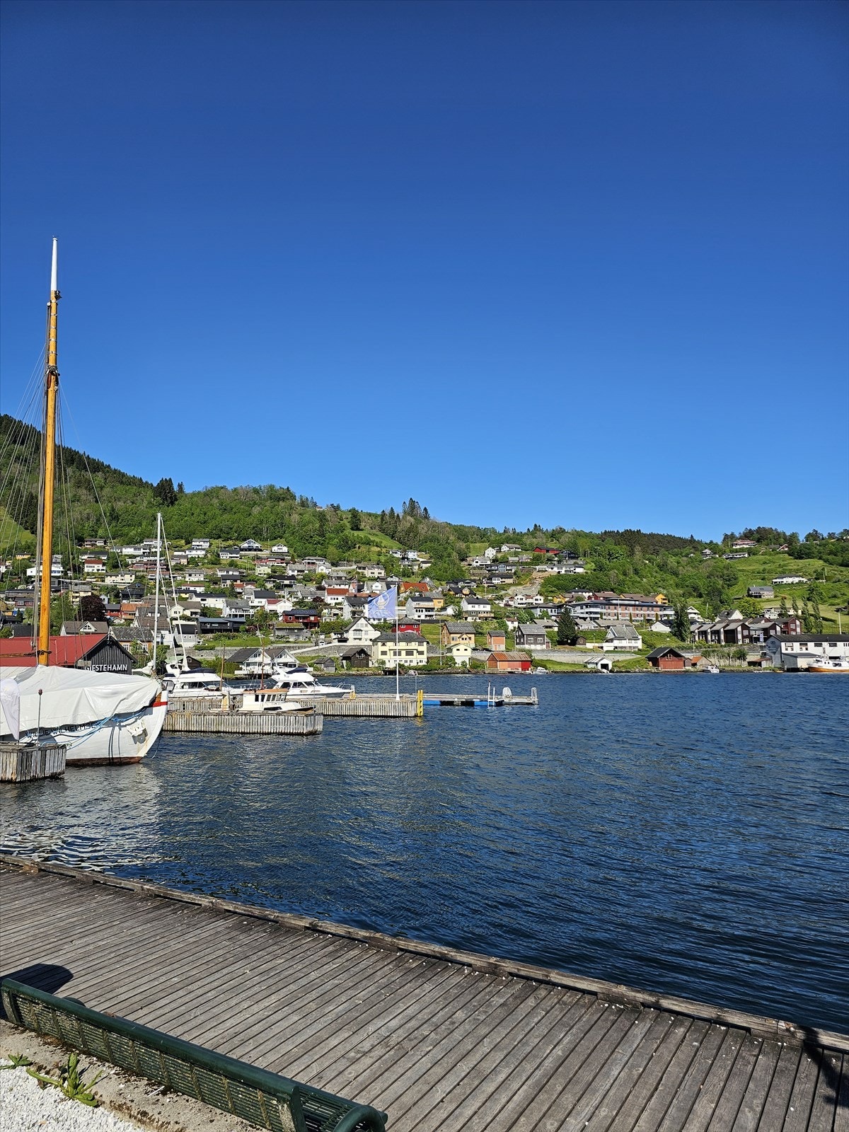 Nyt nærheten til både vinterparadis, flotte turområder og Hardangerfjordens perler. Galleribilde