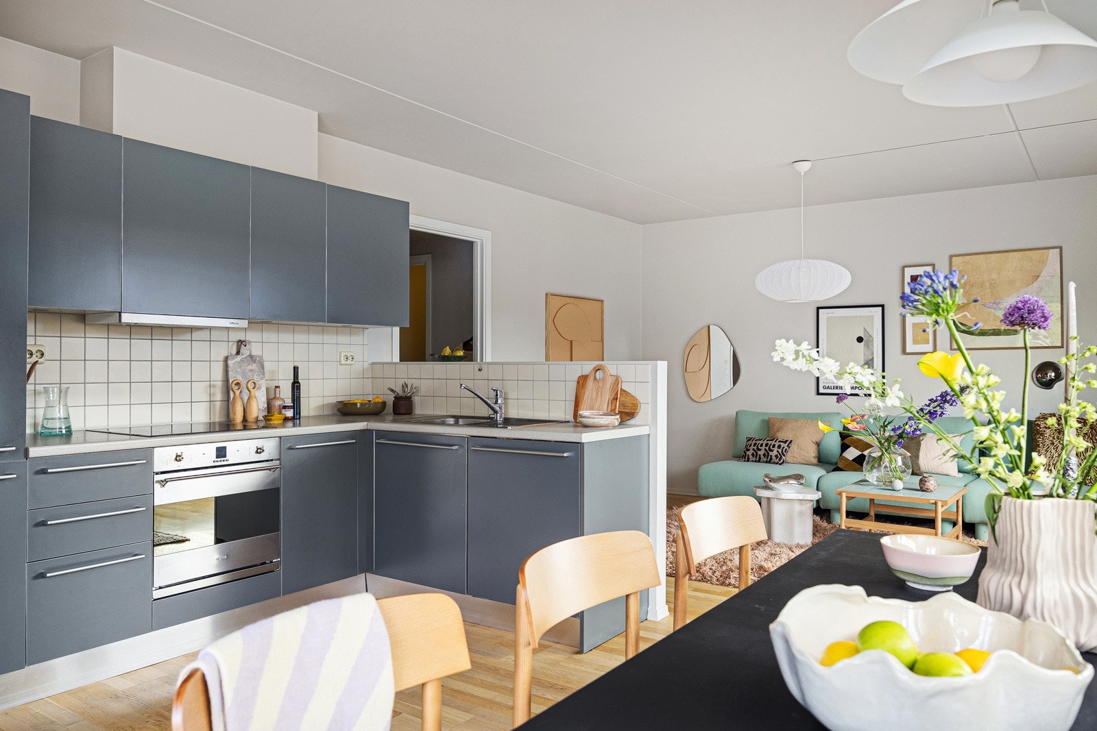 - Kjøkken i åpen løsning mot stue - Galleribilde