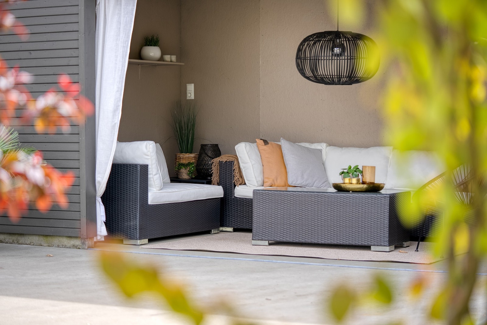 Lysthuset fungerer godt som en utestue og forlenger sommerkveldene ute når duggfallet kommer. Galleribilde