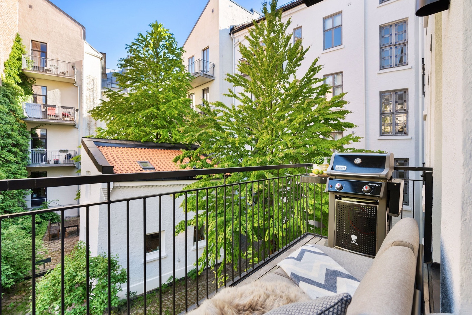 Fra stuen har du utgang til en pen balkong på 4,5 kvm Galleribilde