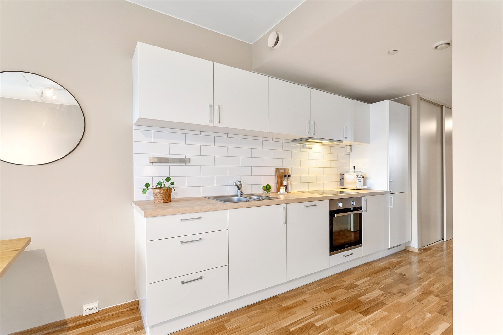 Kjøkken fra Fossline med integrerte hvitevarer Galleribilde