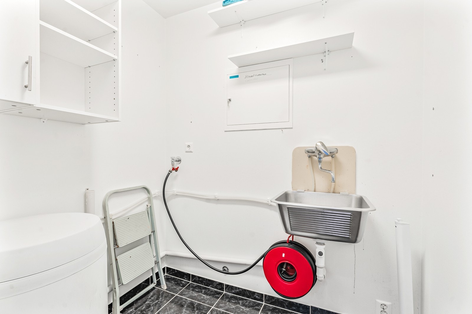 Videre inn fra badet har du et adskilt vaskerom. Galleribilde