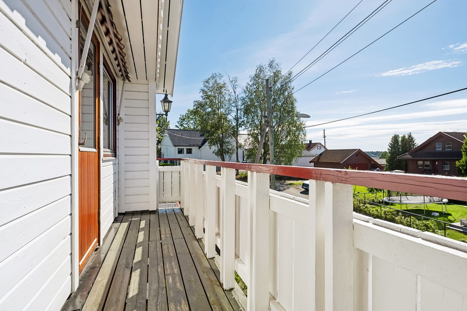 Balkongen har utgang fra hovedsoverommet. Galleribilde