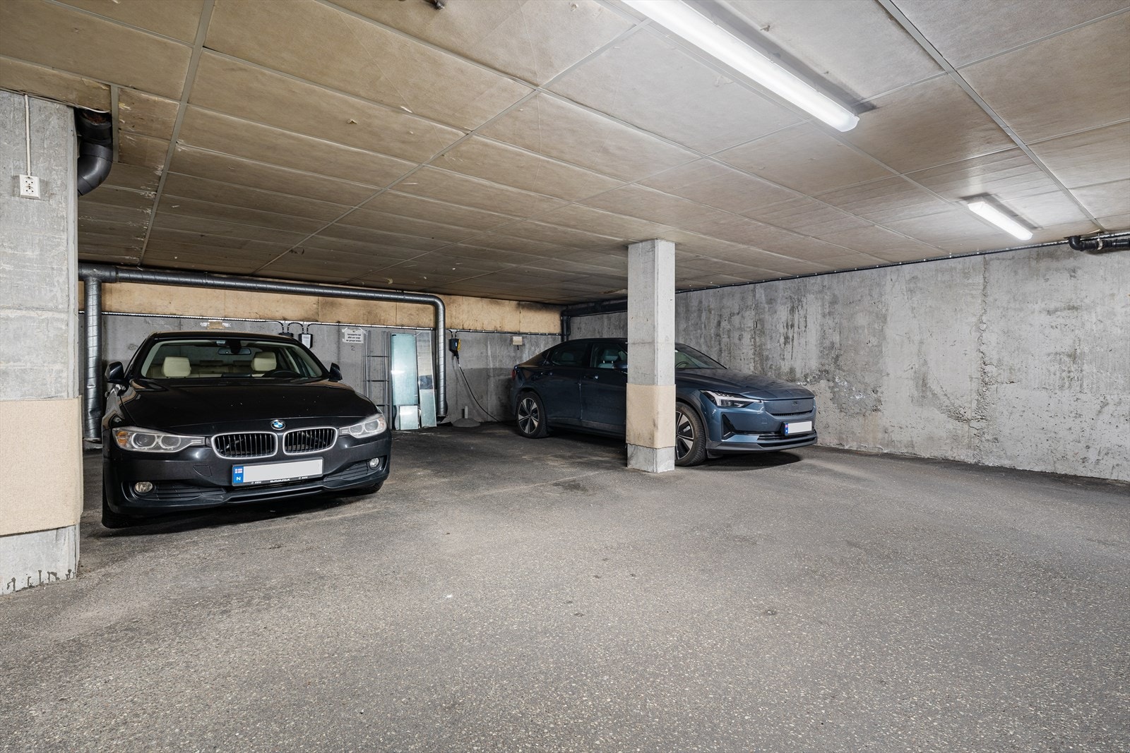 - Heisen tar deg tørrskodd til egen garasjeplass - en sjelden vare i sentrum - Galleribilde