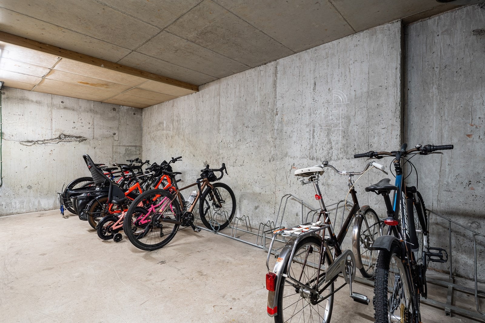 - I kjelleren er det også en felles sykkelbod - Galleribilde
