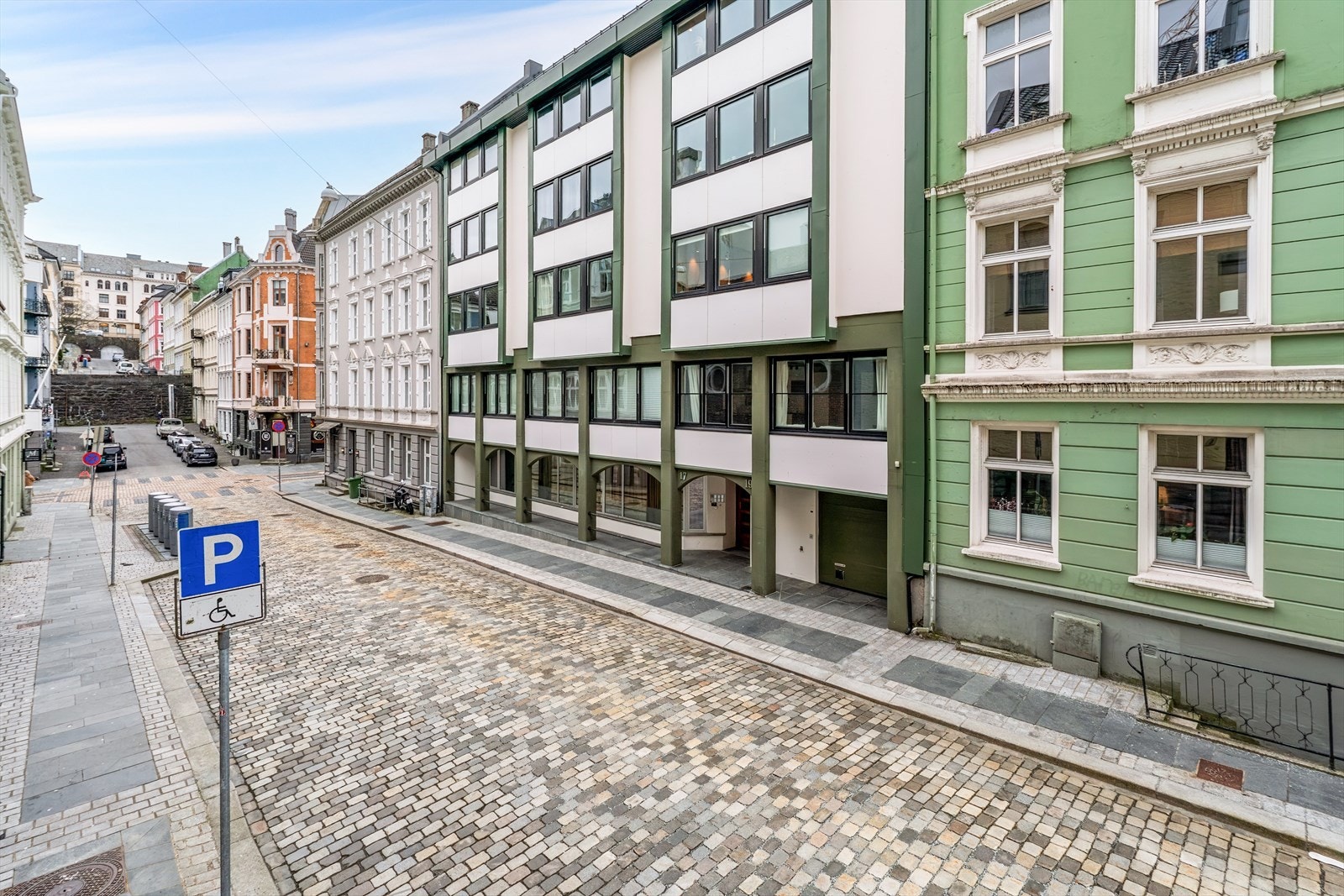 - Leiligheten ligger i hjertet av Bergen sentrum med gangavstand til "alt" - Galleribilde