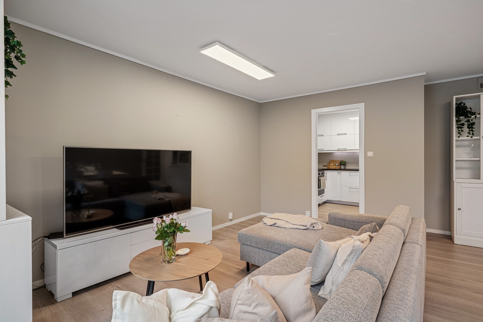 - Med denne beliggenheten ligger alt til rette for en lettvint hverdag - Galleribilde