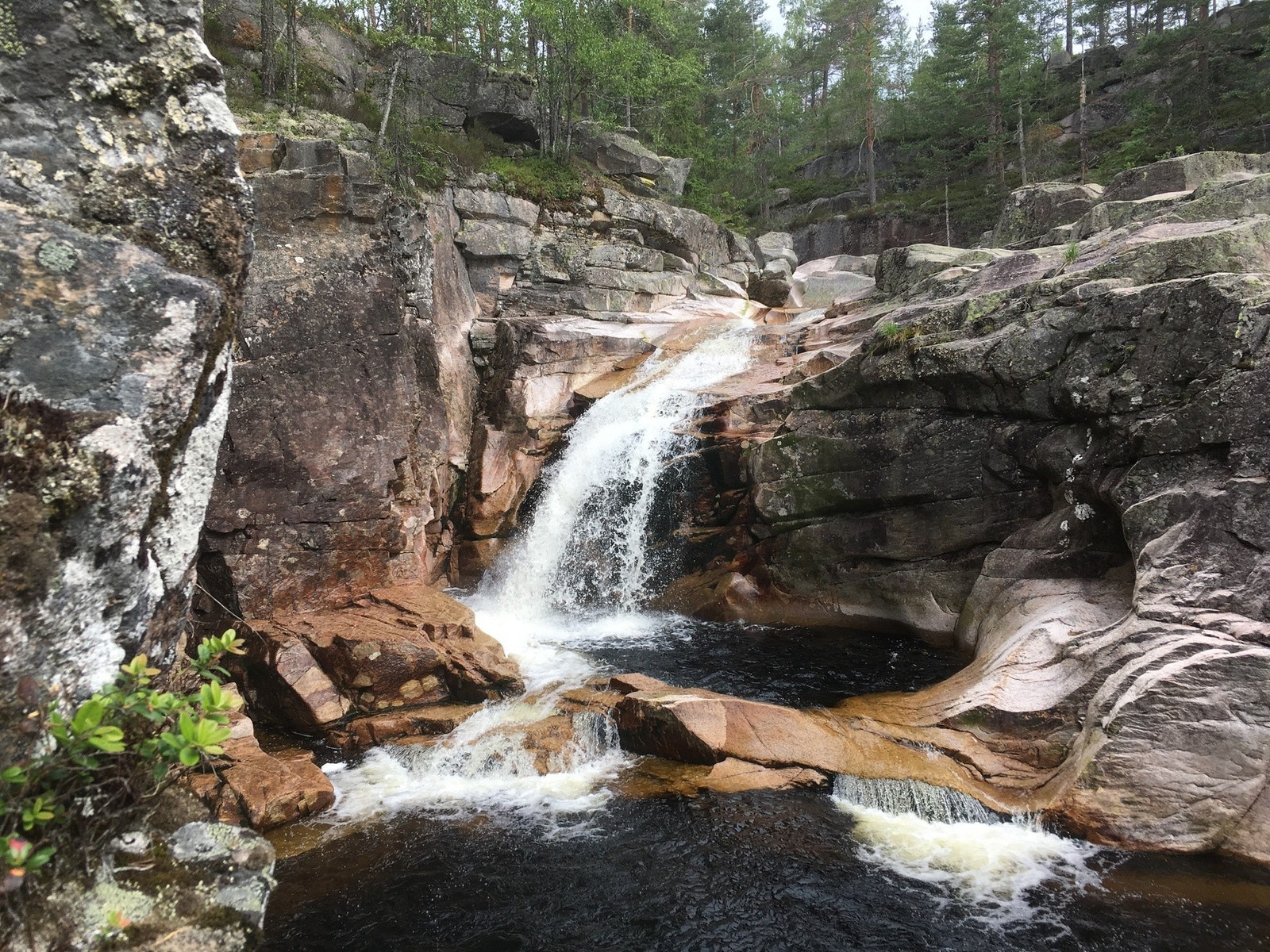 Selgers bilde. AseÅa ligger 15 min gange fra Breiva med sine små hemmelig badeplasser Galleribilde