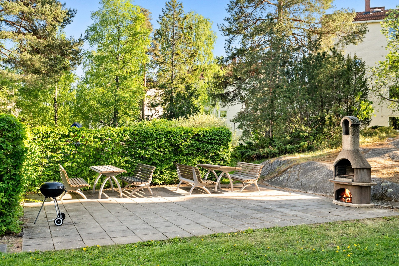 Leiligheten ligger i en stille og rolig gate på Lambertseter, uten nevneverdig gjennomgangstrafikk Galleribilde