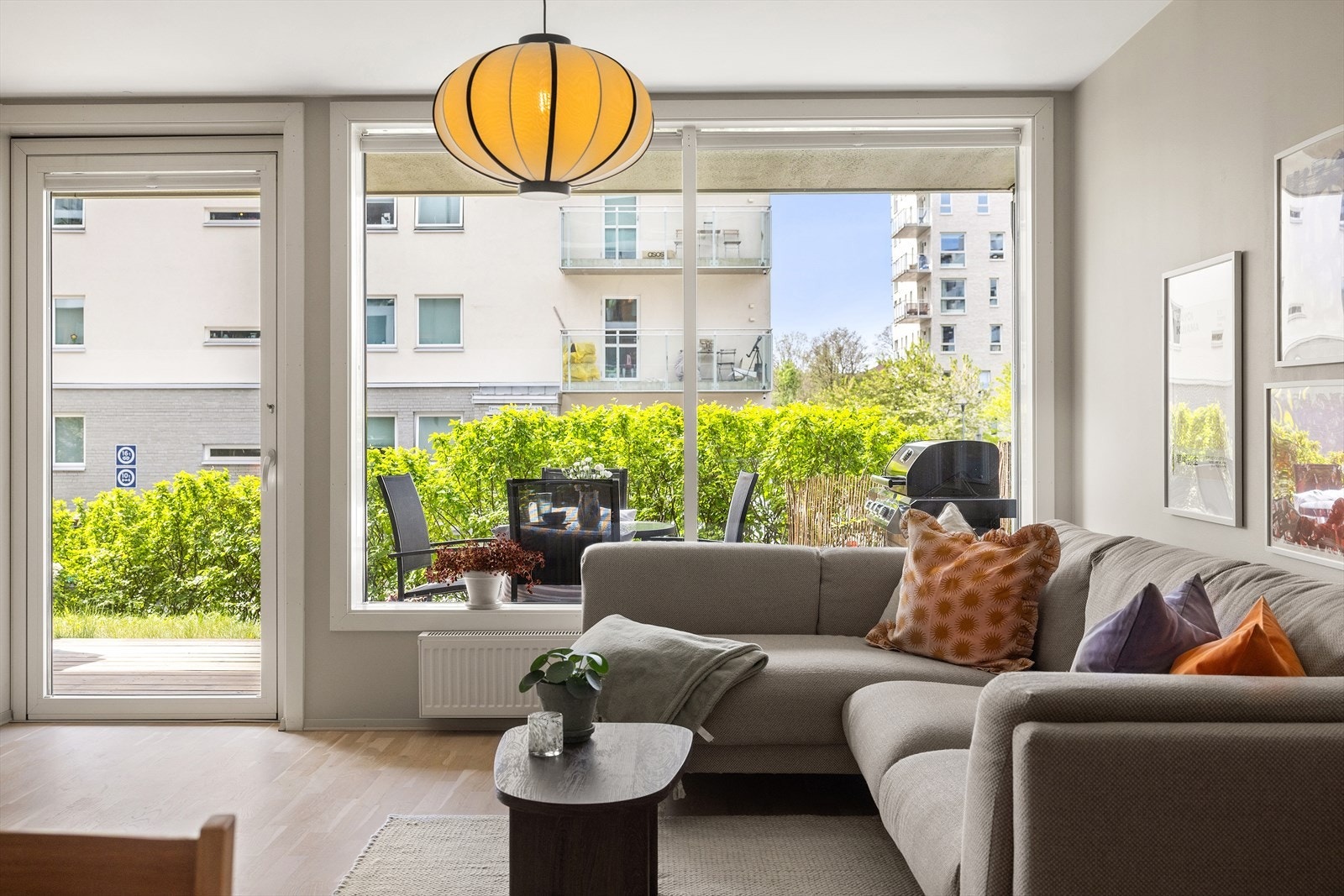 Varmtvann, fyring og TV/internett er inkludert i felleskostnadene. Galleribilde