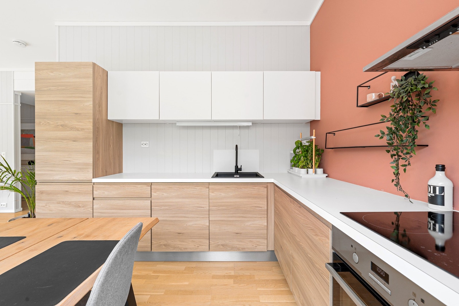 - Alle hvitevarer er integrert og vil medfølge handelen til glede for nye eiere - Galleribilde