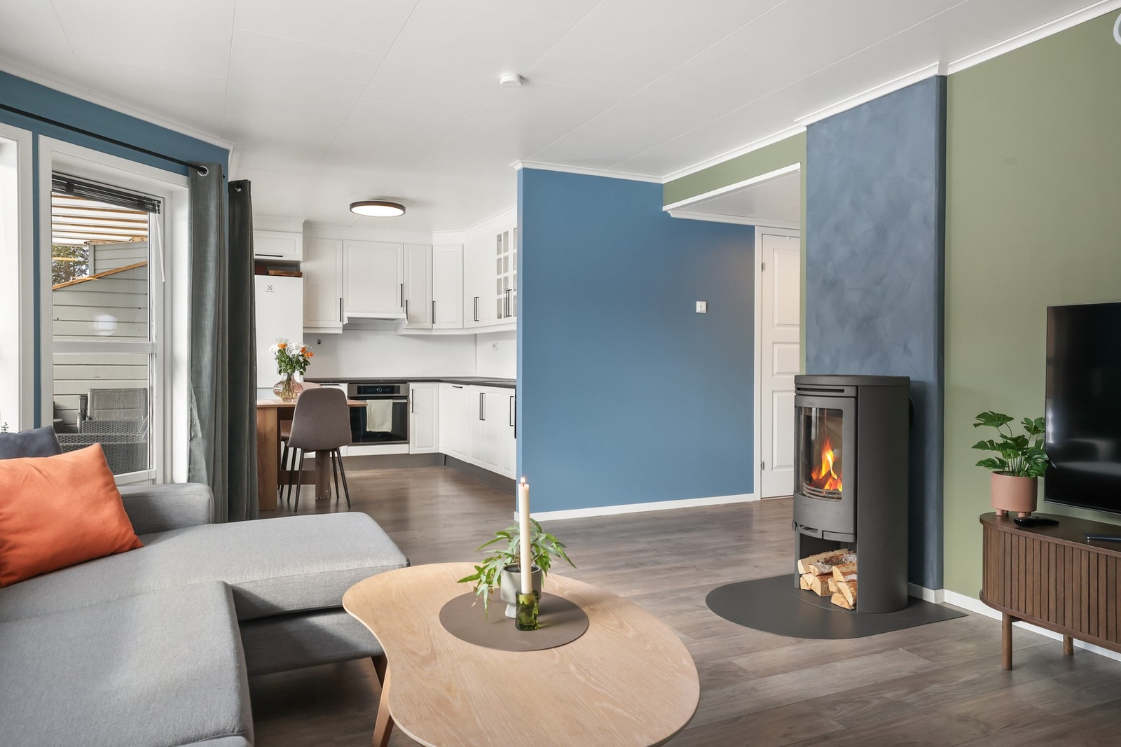 Vedovn sørger for en behagelig varme og koselig atmosfære. Galleribilde