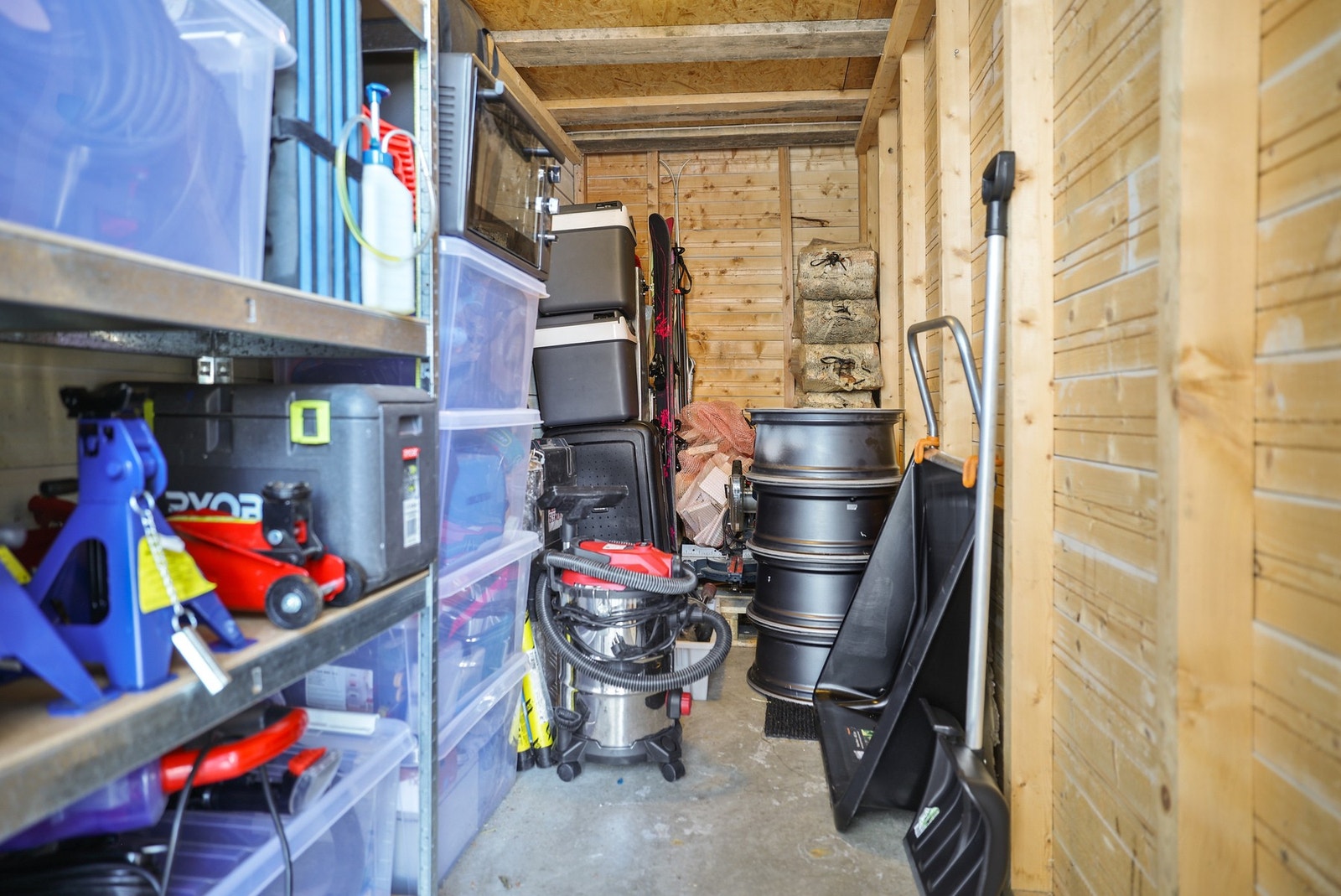 Utvendig bod. Galleribilde