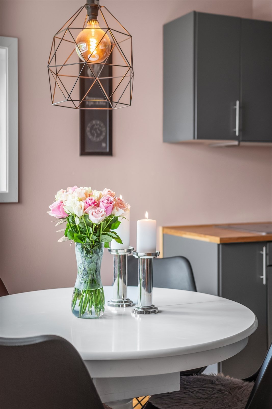 Borettslaget har IN-ordning, noe som gir mulighet for individuell nedbetaling av fellesgjelden knyttet til andelen under gitte vilkår. Galleribilde