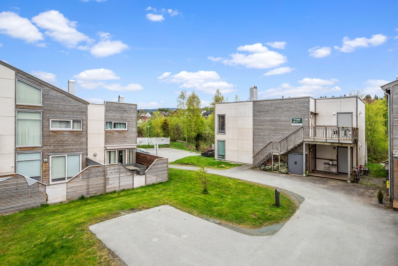 Nærmeste idrettslaget er Gimse idrettslag, hvor det er etablert fint idrettsanlegg for fotball. I tillegg er det flere aktivitetstilbud i Melhus igjennom Melhus IL, med div sporter, samt kulturskole og Melhus Onstage med div. danse tilbud, m.m. Galleribilde