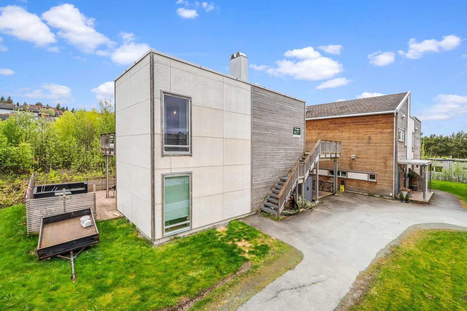 Området er det etablert trygg adkomst med stinett og gangveg til de ulike anleggene. Galleribilde