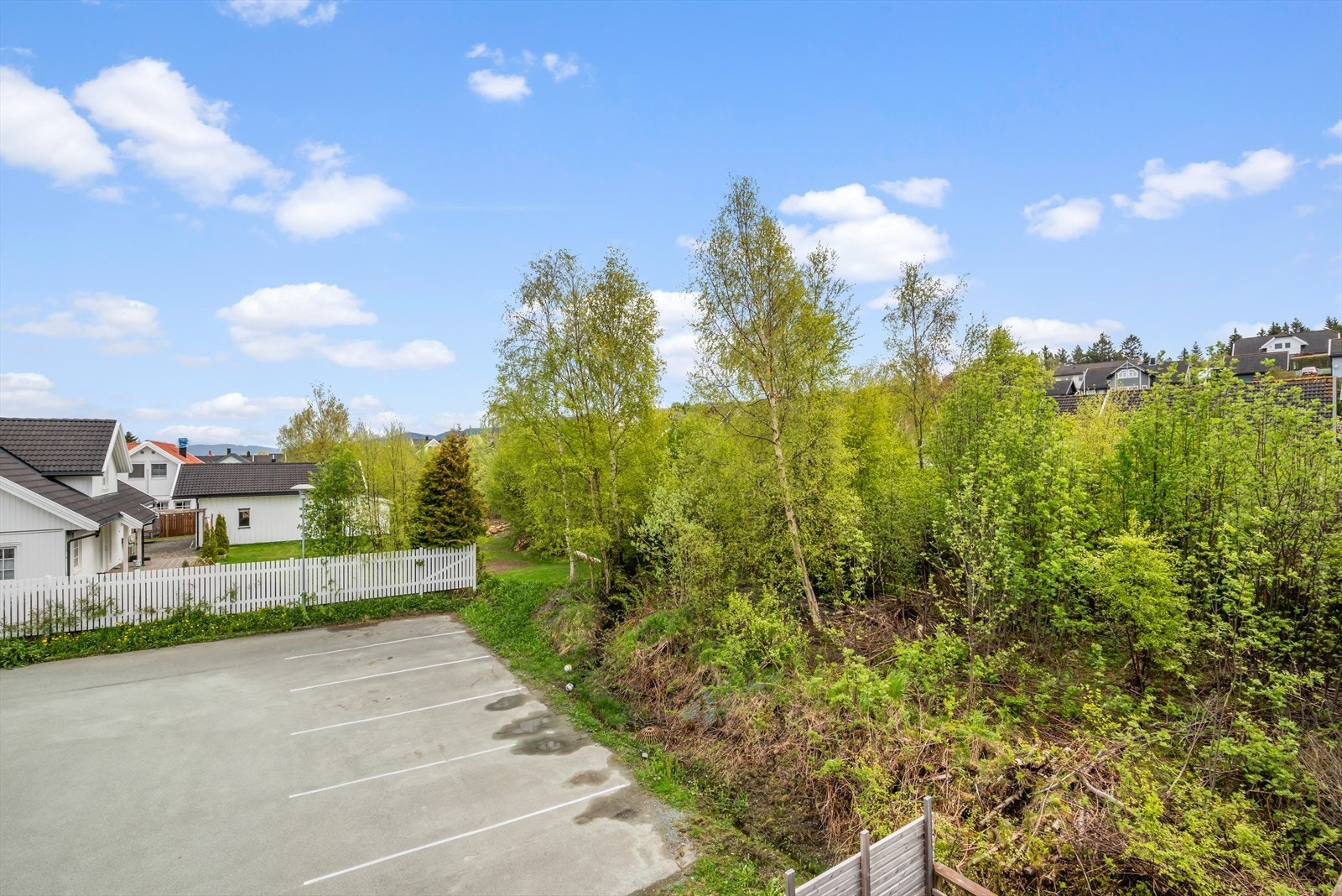 Melhus kommune er en av de største randkommunen til Trondheim og er i stadig vekst. Vi ser at stadig flere velger å bosette seg på Melhus, og med den nye E6 som er ferdigstilt til Melhus fra Trondheim nå, så er kjøretiden betraktelig Galleribilde