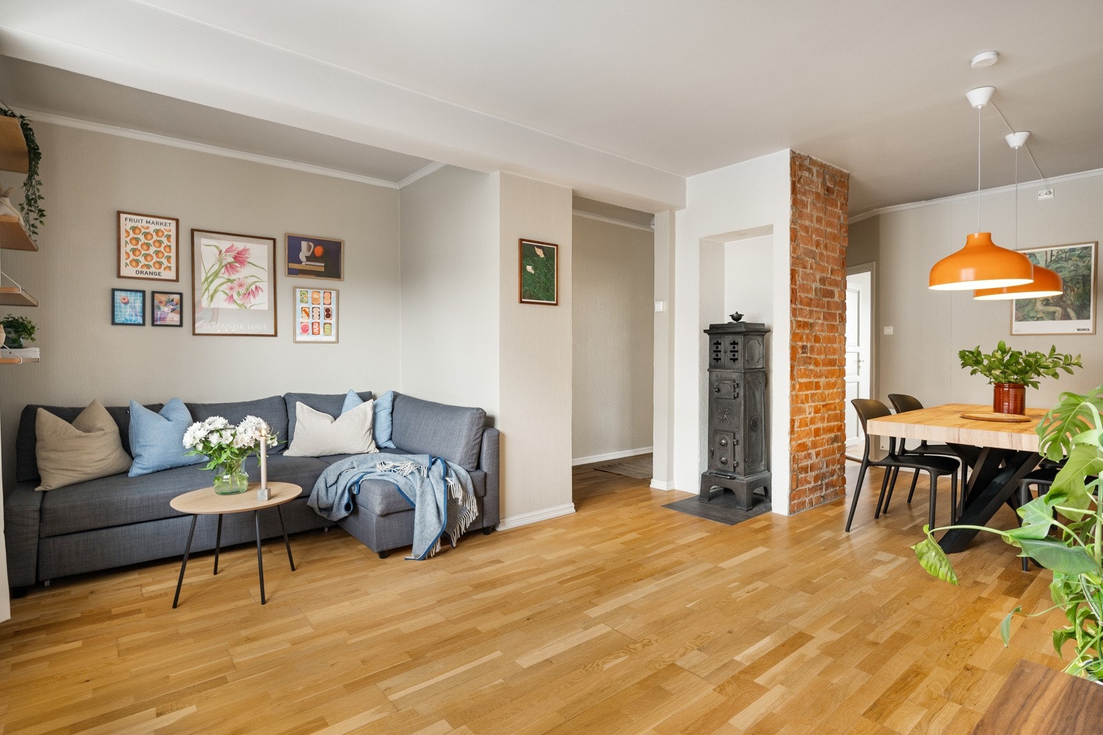 Det er en god utforming som gir stor fleksibilitet med hensyn til møblering i ulike soner. Galleribilde