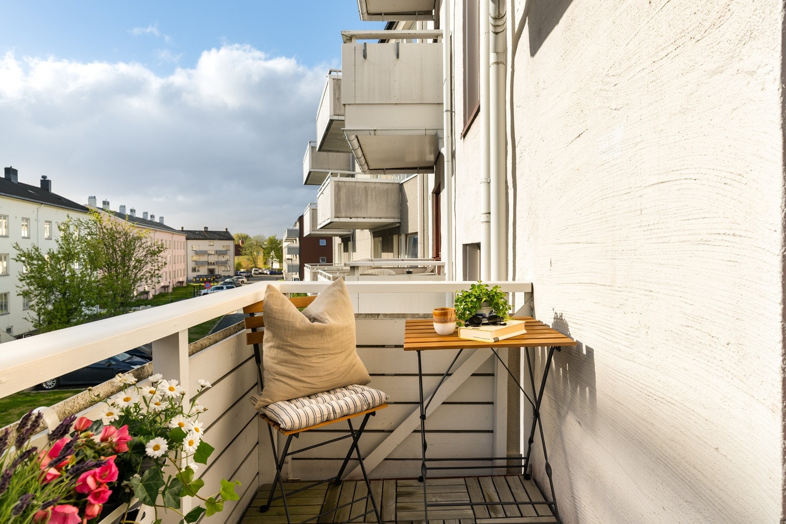 Direkte utgang til en flott balkong, målt til ca. 2,8 kvm. Galleribilde