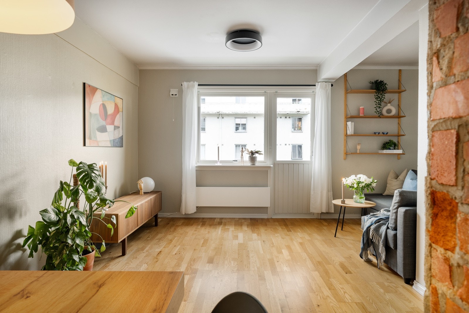 Proaktiv Eiendomsmegling ved Marcus Solberg Røed har gleden av å presentere en tiltalende og lettstelt 2-roms selveier. Galleribilde