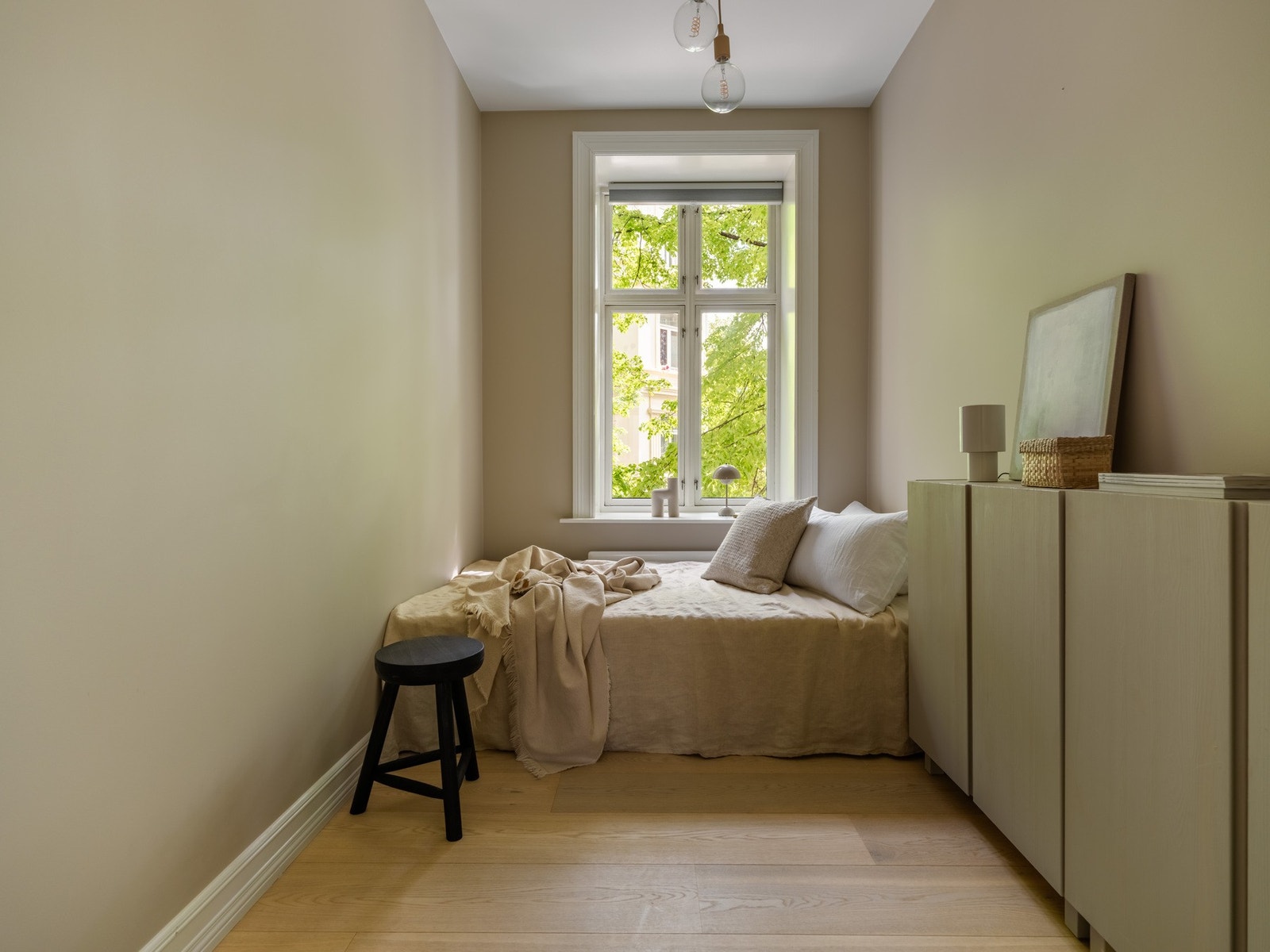 Det andre soverommet passer god som gjesterom, barnerom eller et hjemmekontor, alt etter ønske og behov. Galleribilde