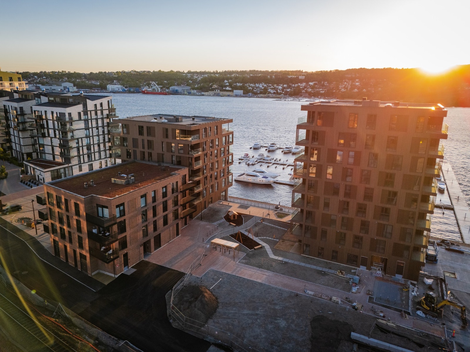 Verket Brygge II - C701 er en gjennomgående frontleilighet beliggende i 7.etasje med 3 soverom, tv-stue, 2 bad, åpen stue-/kjøkkenløsning, gang og entré. Galleribilde