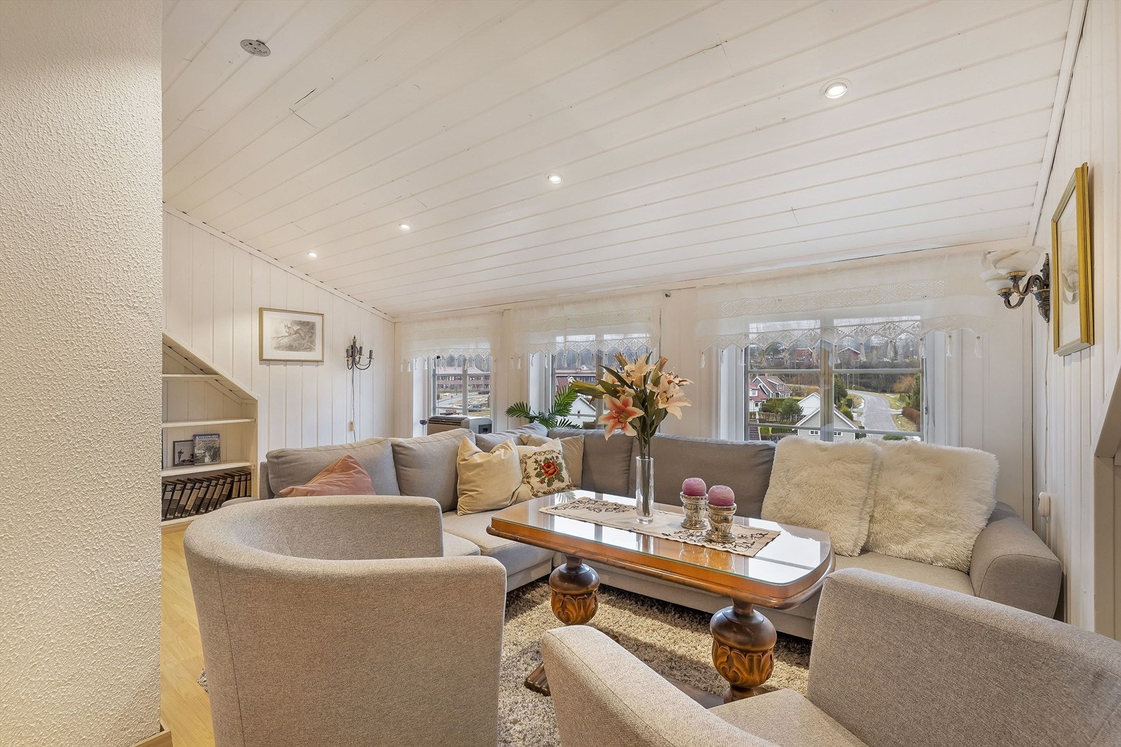 Lys og luftig loftstue meg god takhøyde. Galleribilde