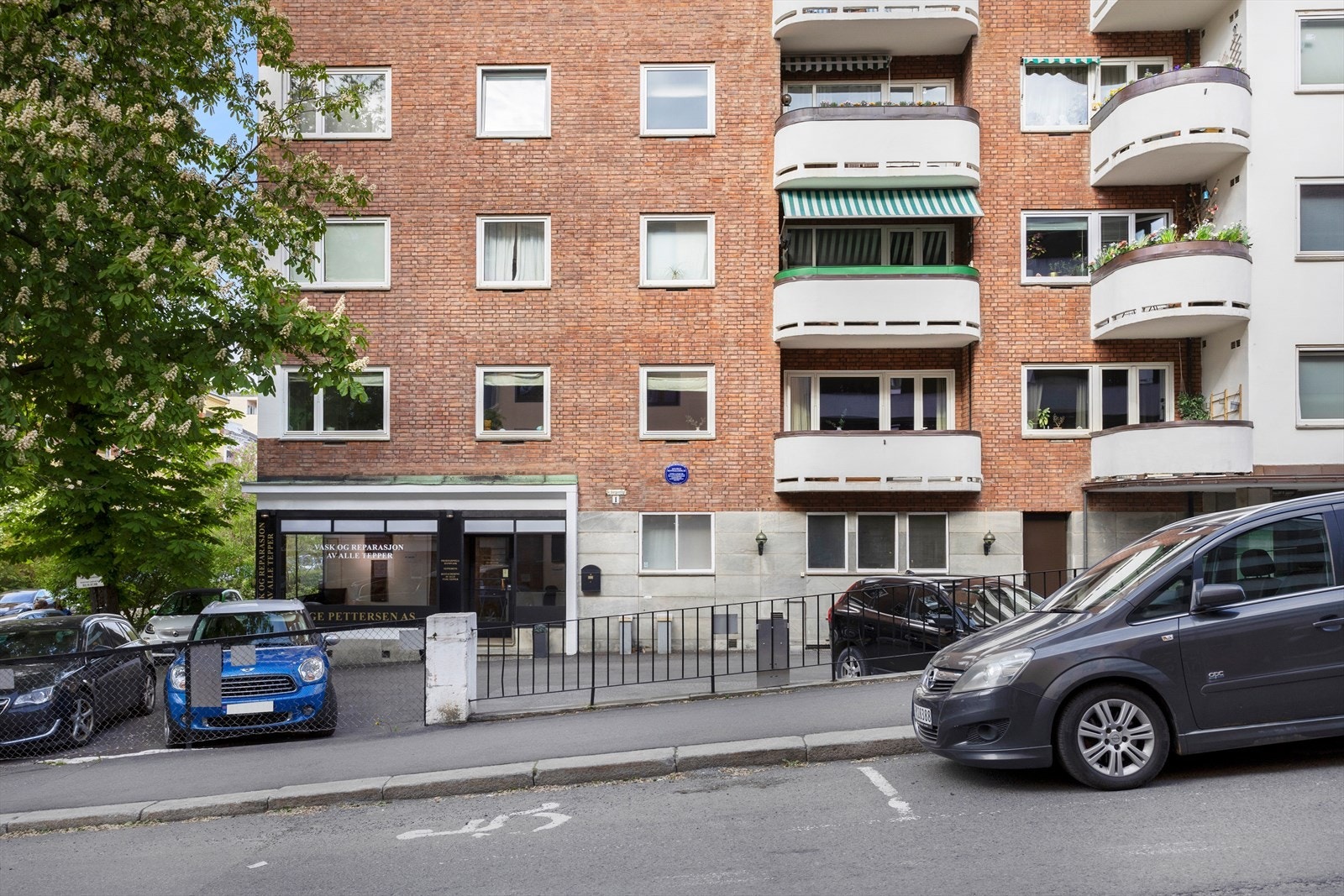 Flott fasade i bygg fra 1937. Galleribilde