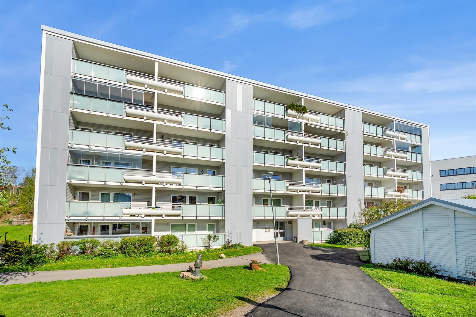 Byggets inngangsparti. Galleribilde