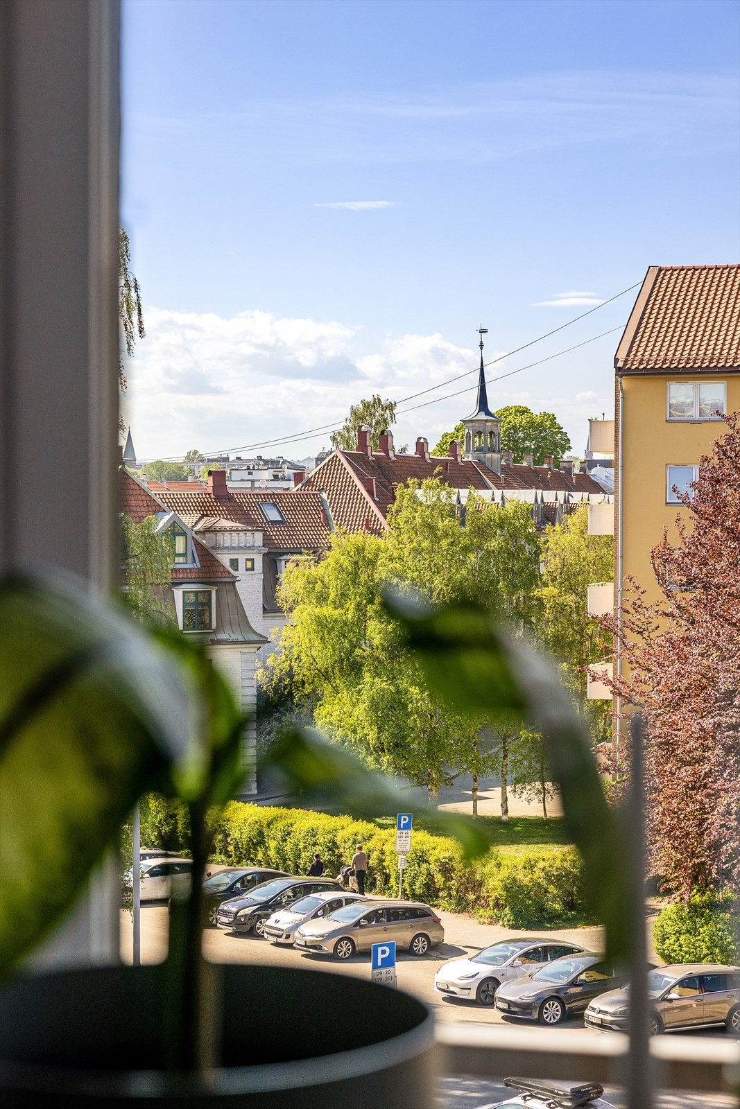 Leiligheten ligger høy, fritt og åpent i 4. etasje. Galleribilde