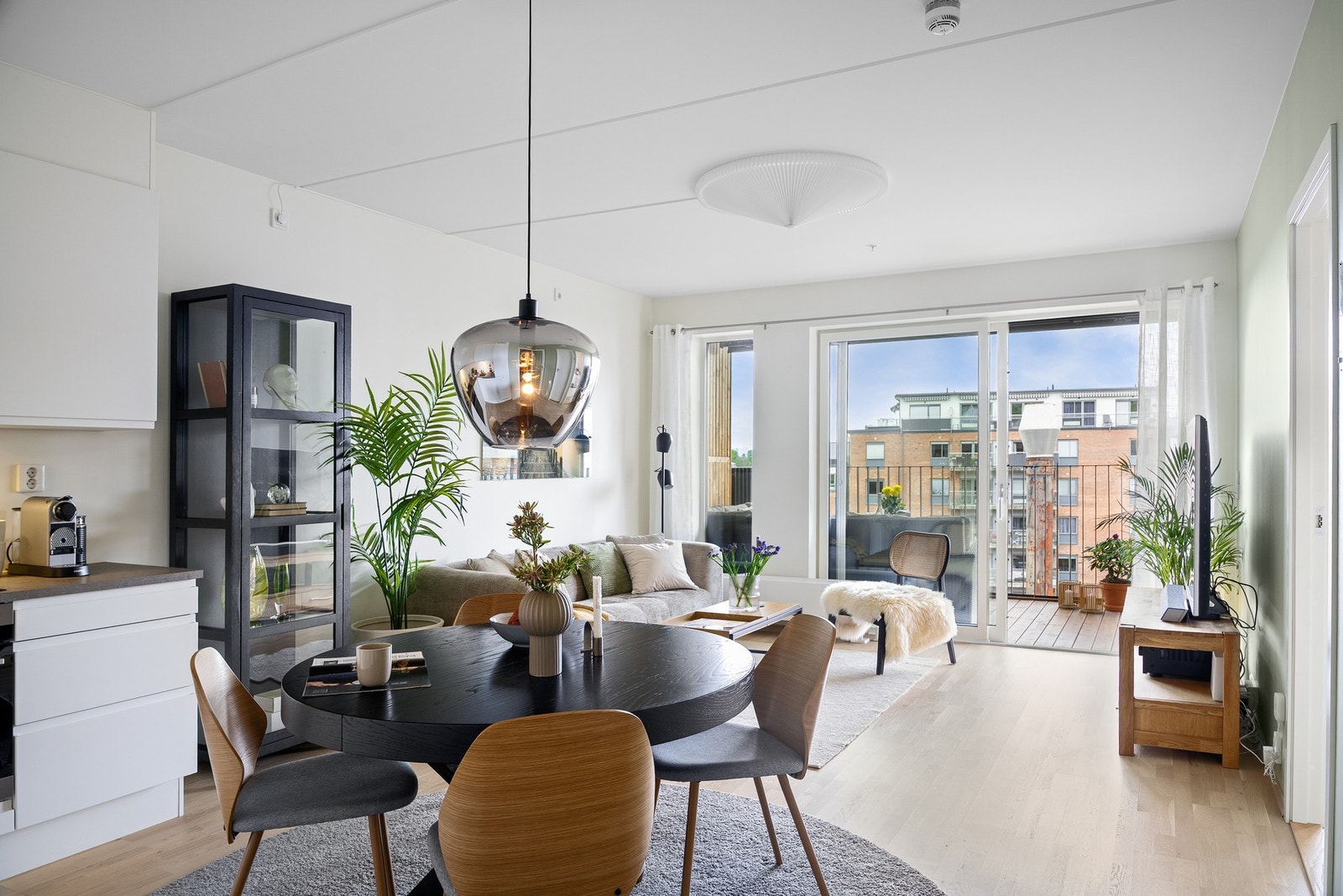 Nydelig og ettertraktet 4-roms fra 2019 med meget god intern beliggenhet i Kværnerbyen! Galleribilde